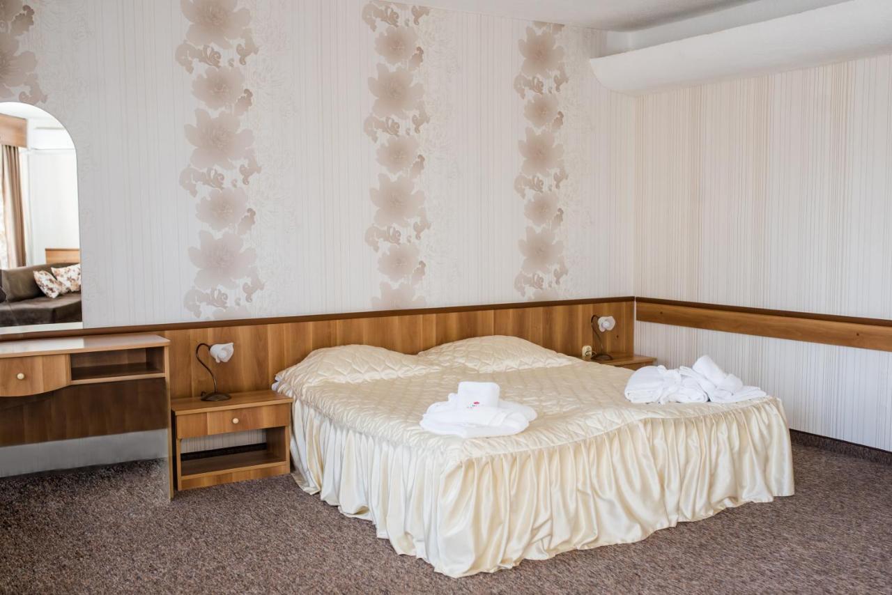 Хотел Казанлък Extérieur photo