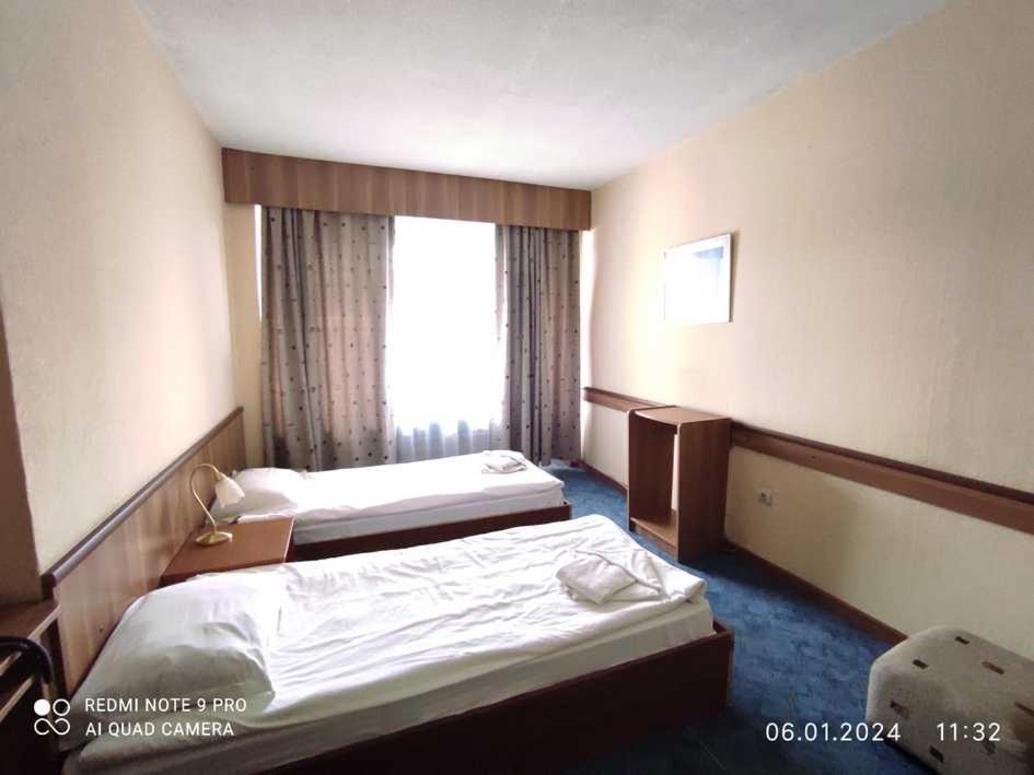 Хотел Казанлък Extérieur photo