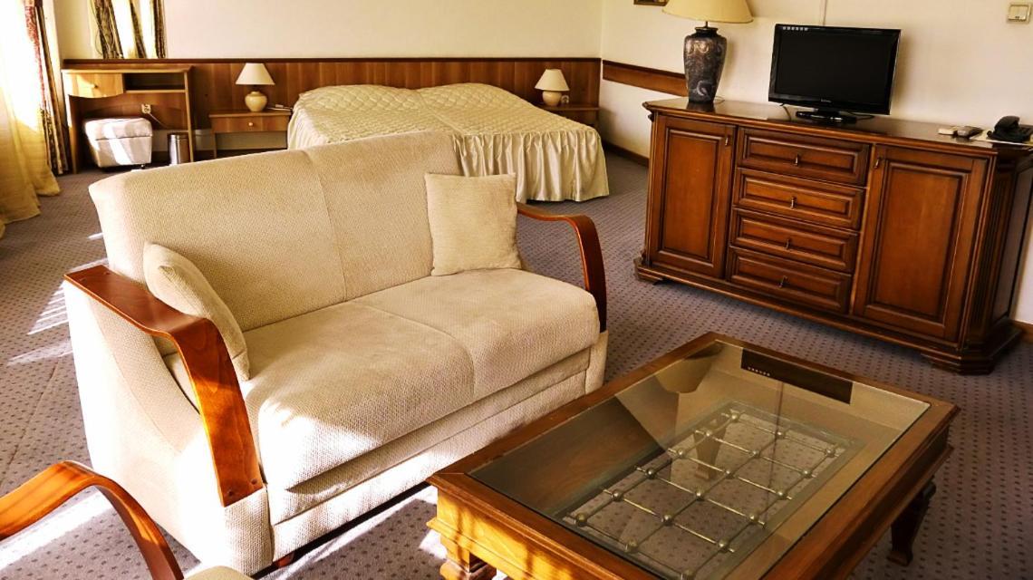 Хотел Казанлък Extérieur photo