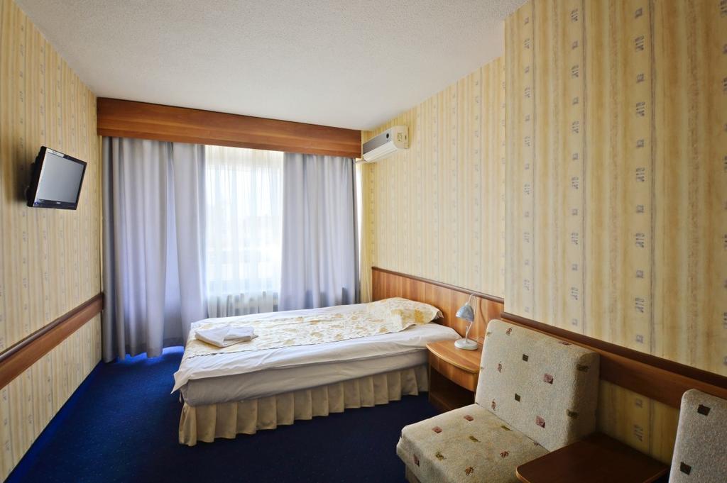 Хотел Казанлък Extérieur photo