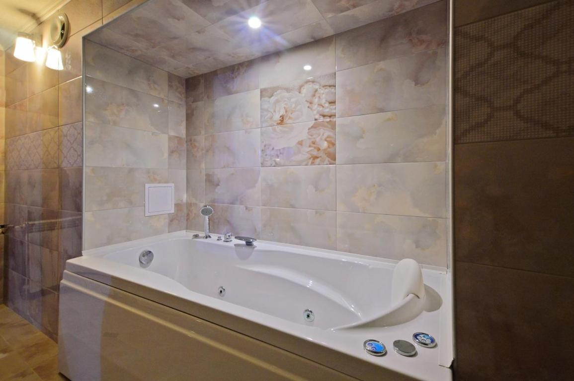 Хотел Казанлък Extérieur photo