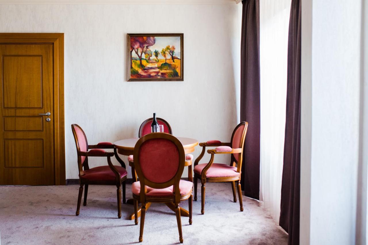 Хотел Казанлък Extérieur photo