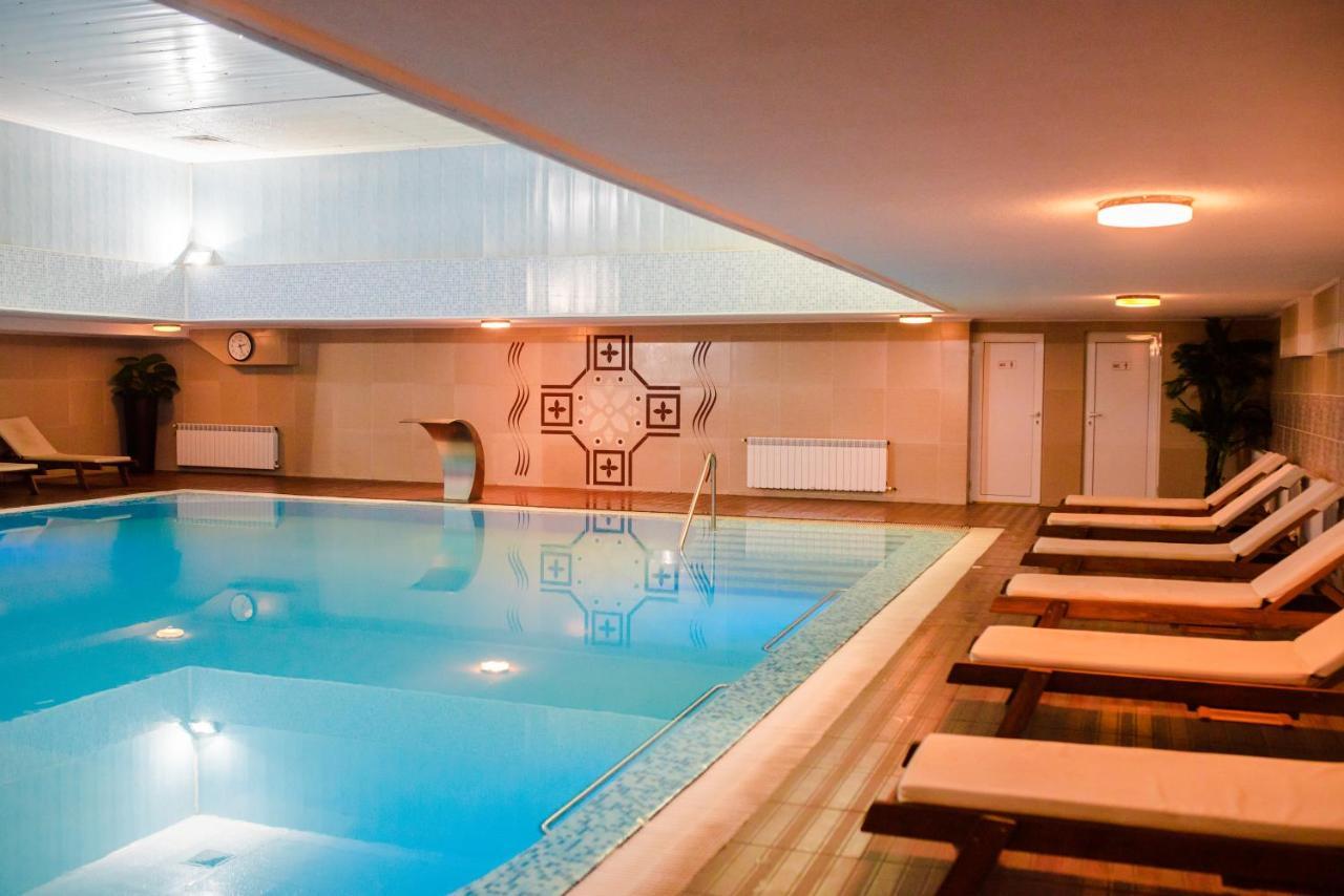 Хотел Казанлък Extérieur photo